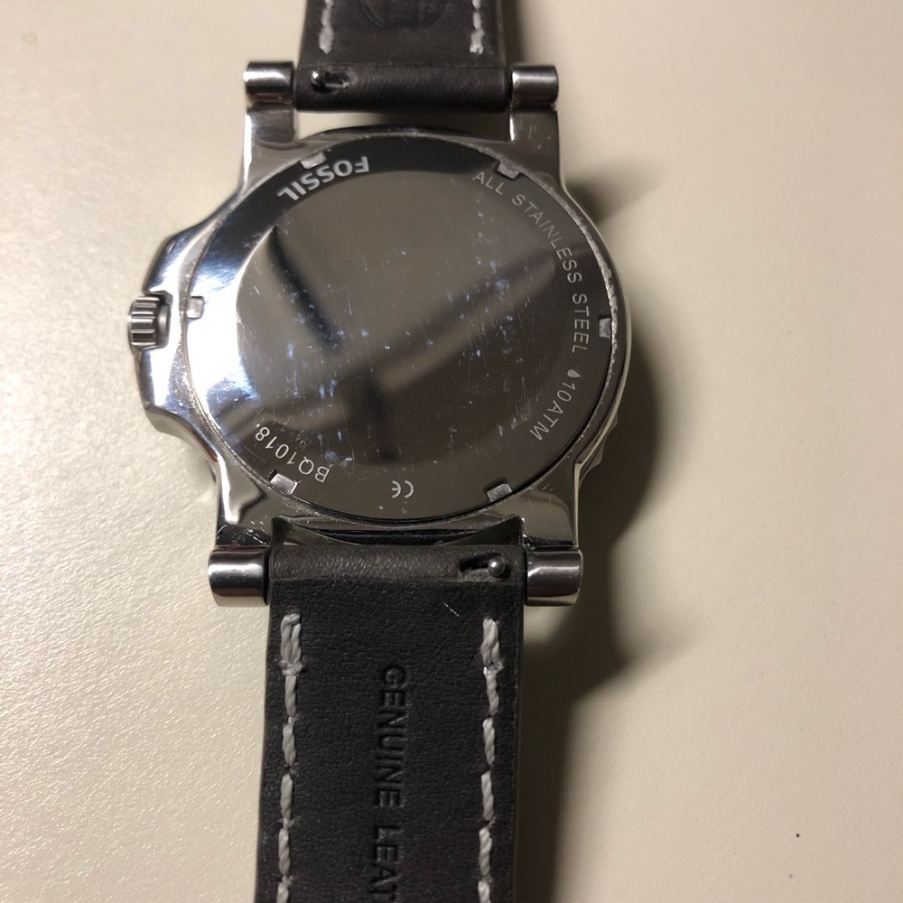 Fossil Watch Bq1018 Slightly Used. - image 3